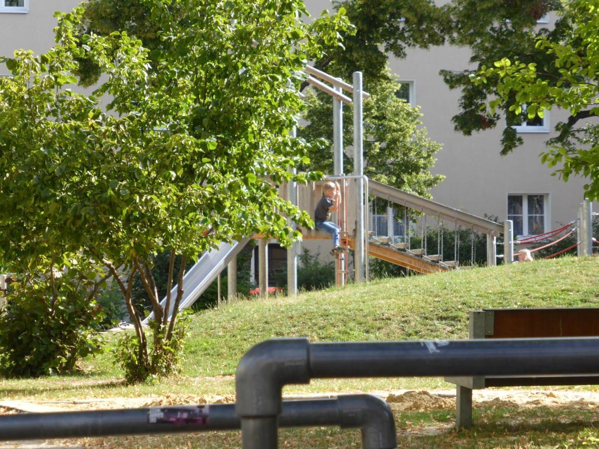 Apartment Humboldt 3 Schlafzimmer,Wifi, Netflix Parken, Terrasse, Klimatisiert, Naehe Zentrum Jena Dış mekan fotoğraf