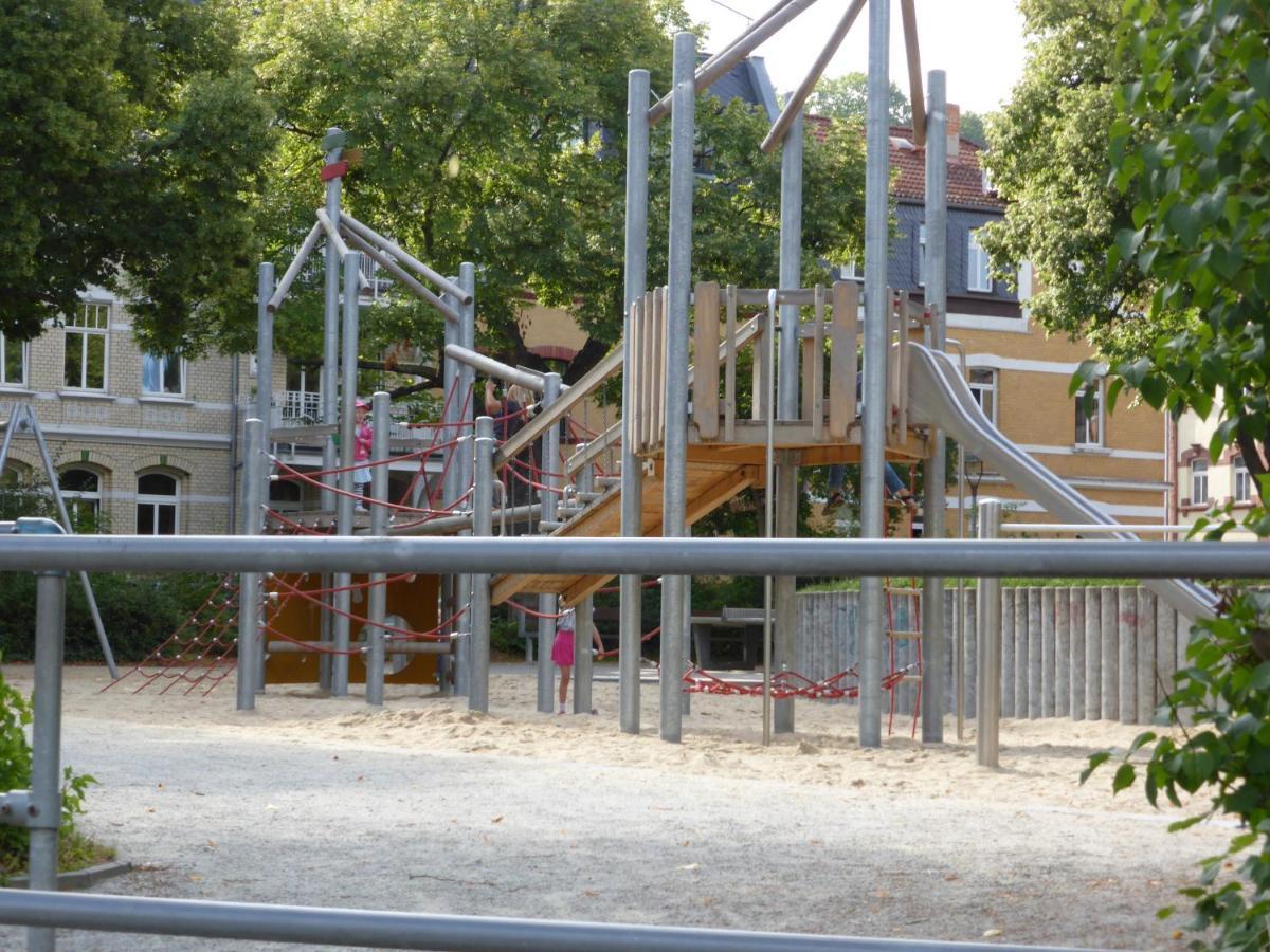 Apartment Humboldt 3 Schlafzimmer,Wifi, Netflix Parken, Terrasse, Klimatisiert, Naehe Zentrum Jena Dış mekan fotoğraf