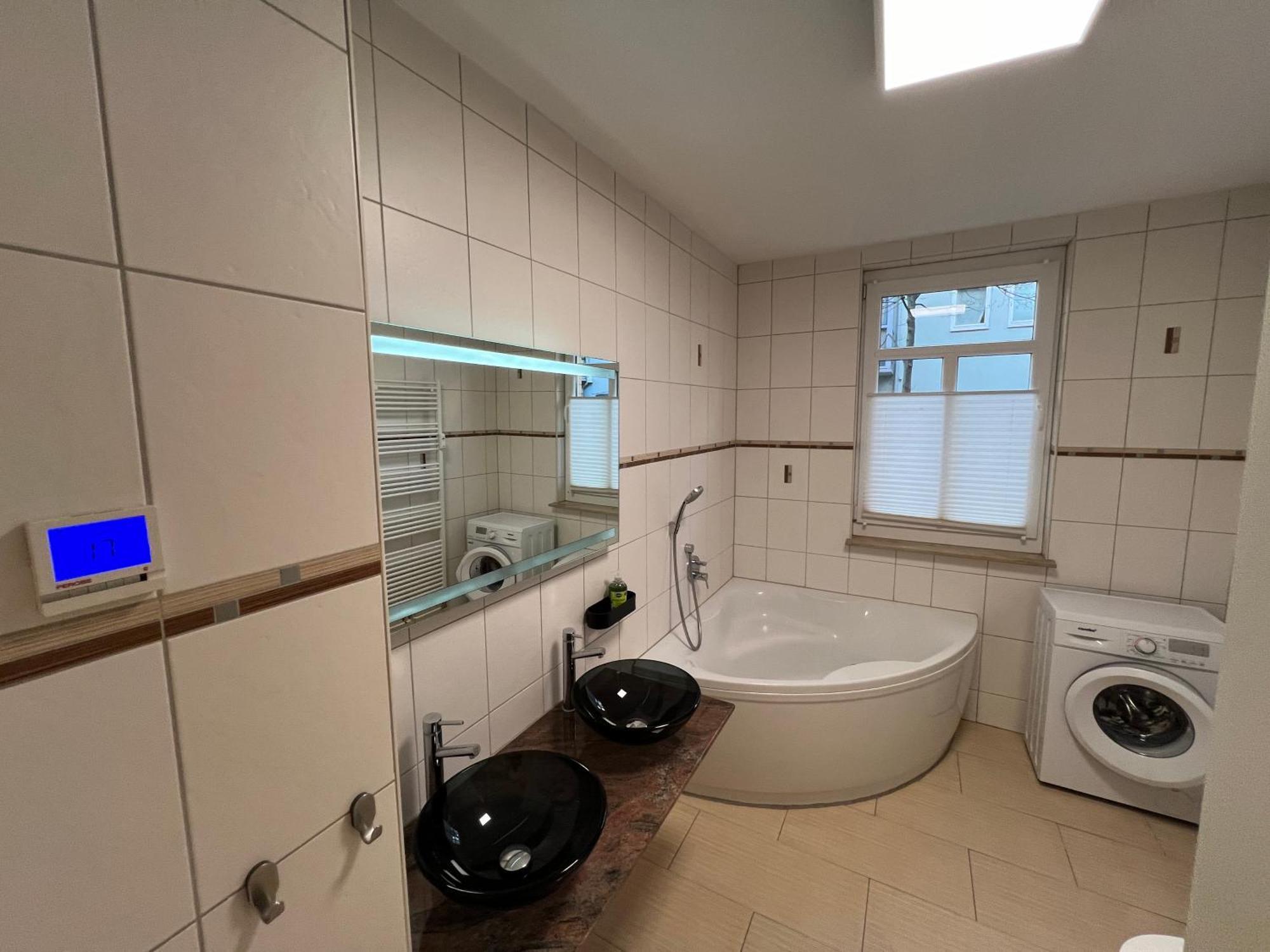 Apartment Humboldt 3 Schlafzimmer,Wifi, Netflix Parken, Terrasse, Klimatisiert, Naehe Zentrum Jena Dış mekan fotoğraf