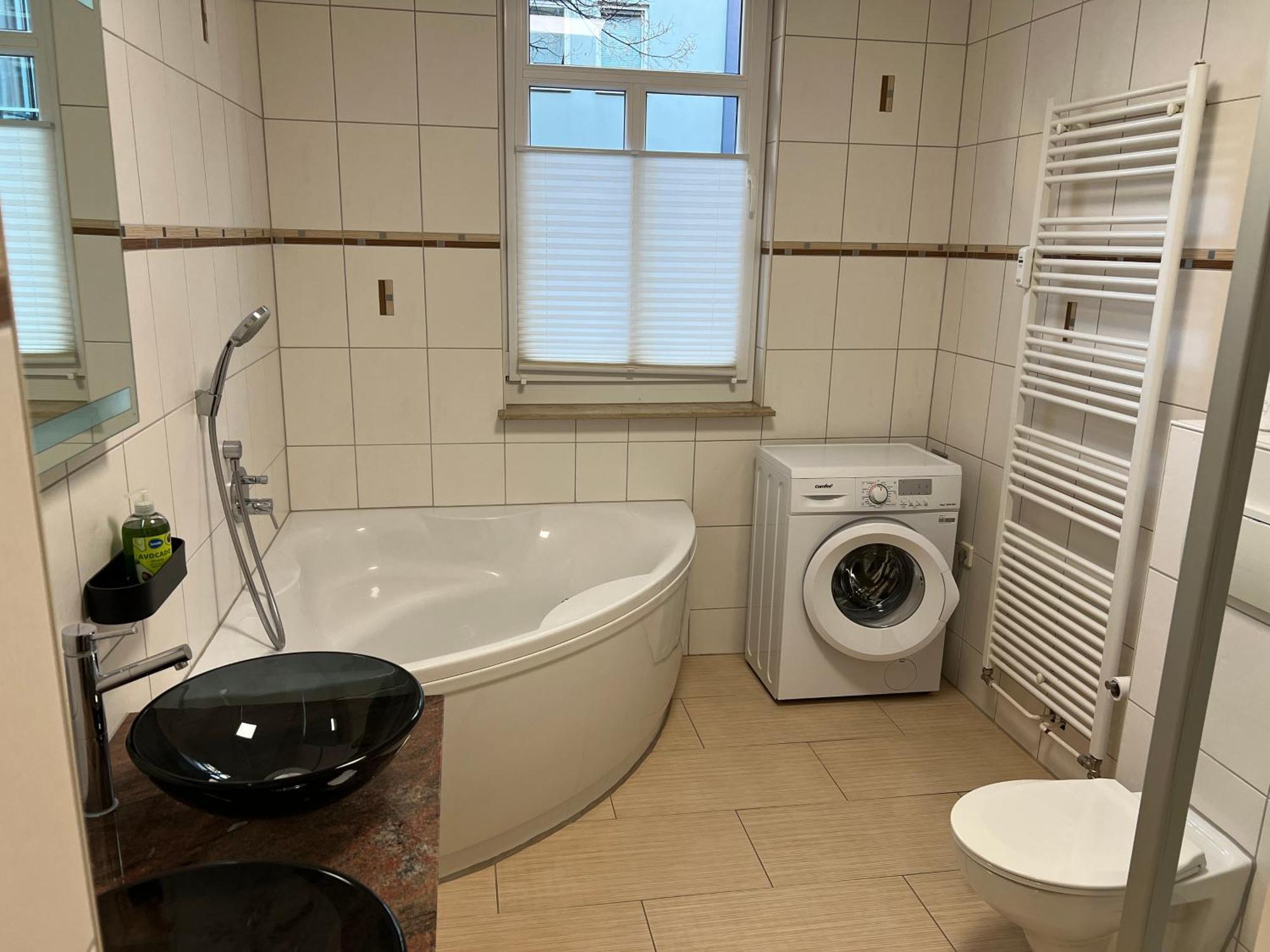 Apartment Humboldt 3 Schlafzimmer,Wifi, Netflix Parken, Terrasse, Klimatisiert, Naehe Zentrum Jena Dış mekan fotoğraf
