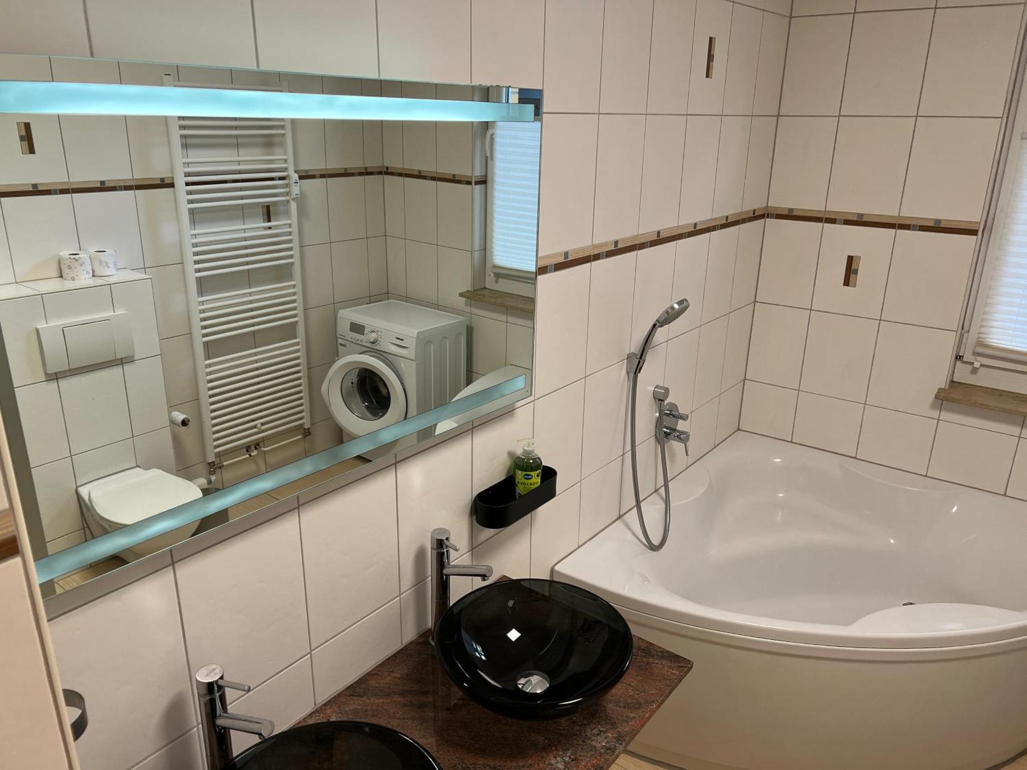 Apartment Humboldt 3 Schlafzimmer,Wifi, Netflix Parken, Terrasse, Klimatisiert, Naehe Zentrum Jena Dış mekan fotoğraf